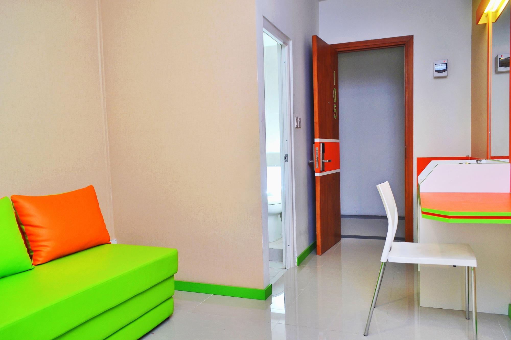 Отель Titanium Express Homtel Джакарта Экстерьер фото