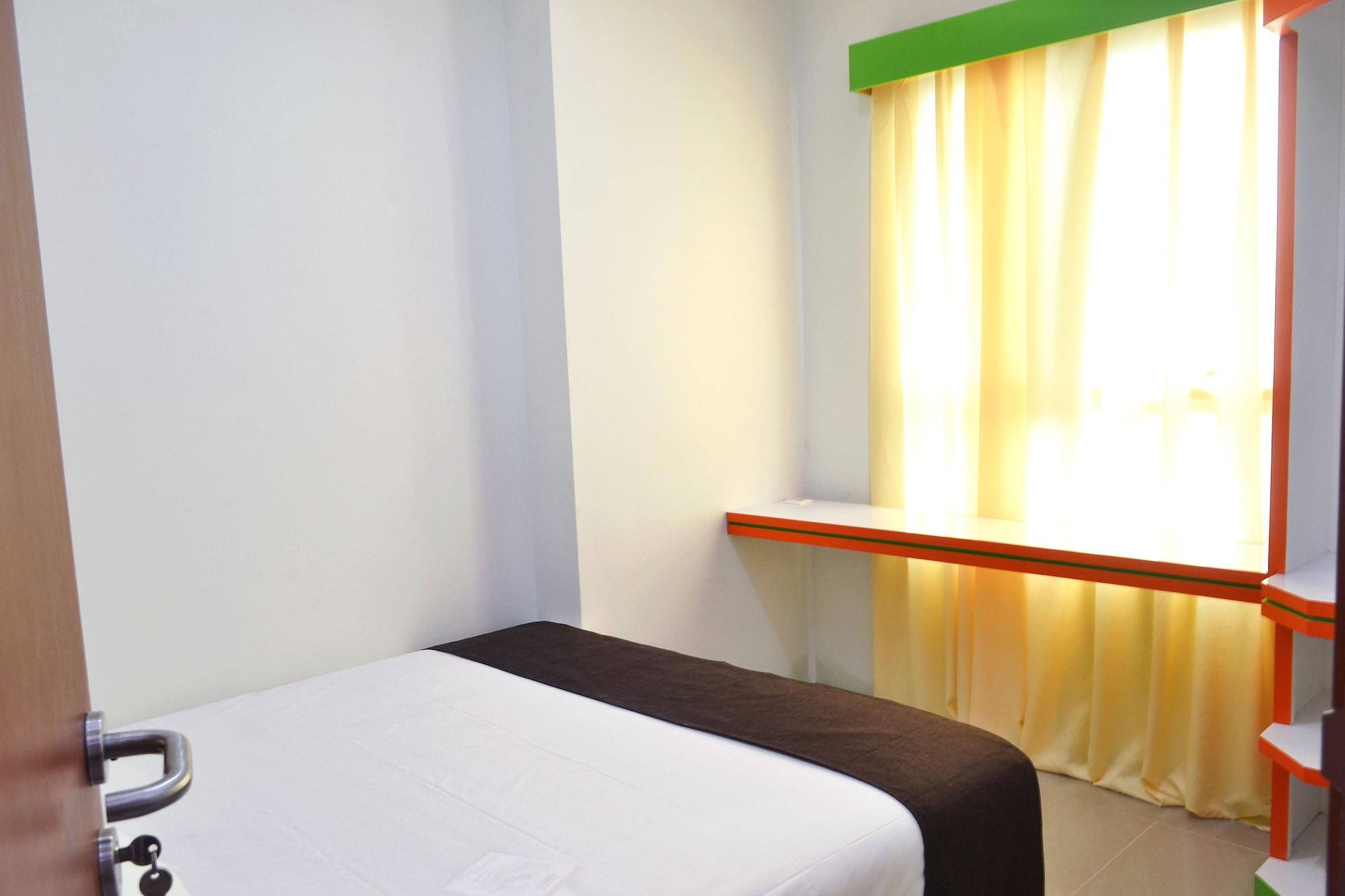 Отель Titanium Express Homtel Джакарта Экстерьер фото