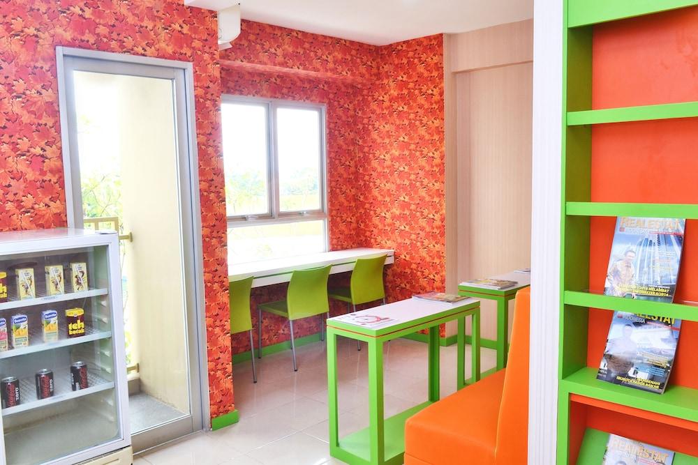Отель Titanium Express Homtel Джакарта Экстерьер фото
