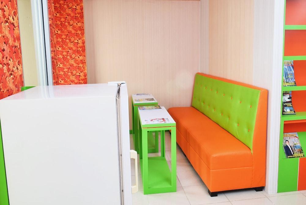 Отель Titanium Express Homtel Джакарта Экстерьер фото