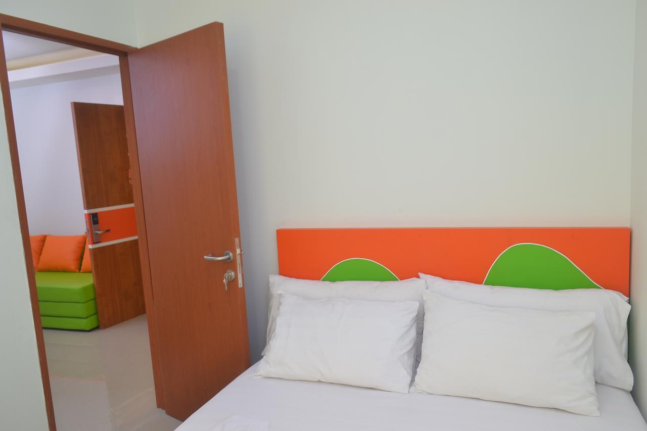 Отель Titanium Express Homtel Джакарта Экстерьер фото