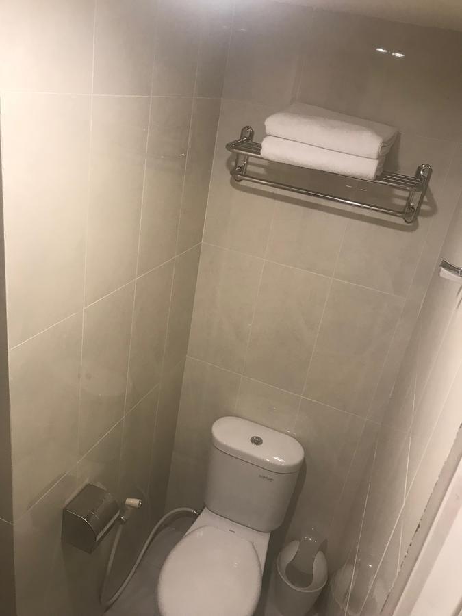 Отель Titanium Express Homtel Джакарта Экстерьер фото