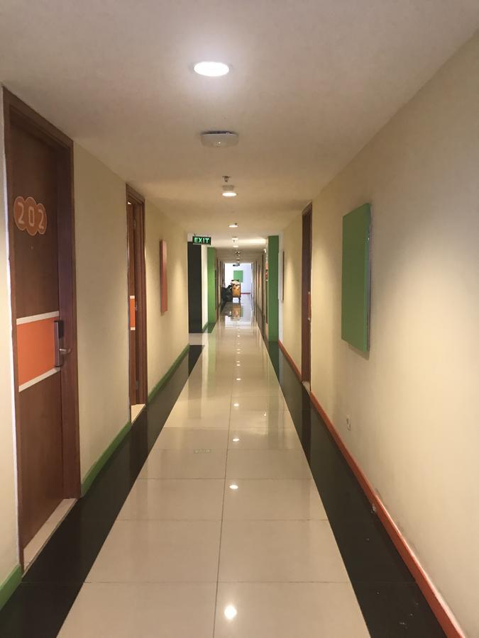 Отель Titanium Express Homtel Джакарта Экстерьер фото